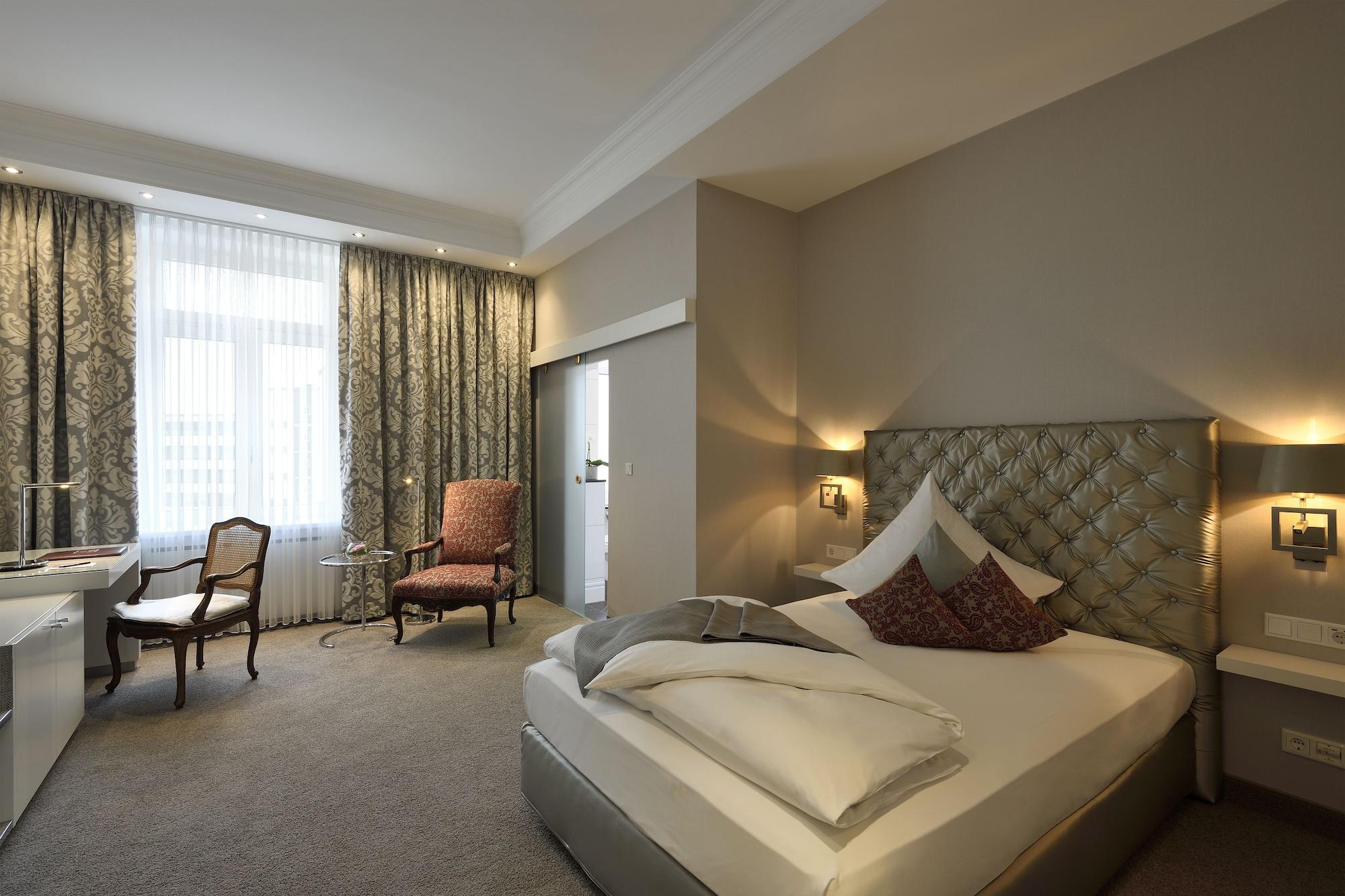 Kastens Hotel Luisenhof Hannover Kültér fotó A room at the Hotel de Saxe