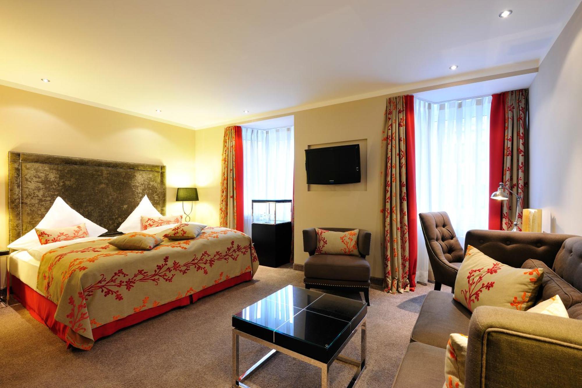 Kastens Hotel Luisenhof Hannover Kültér fotó A suite at the Hotel de l'Europe