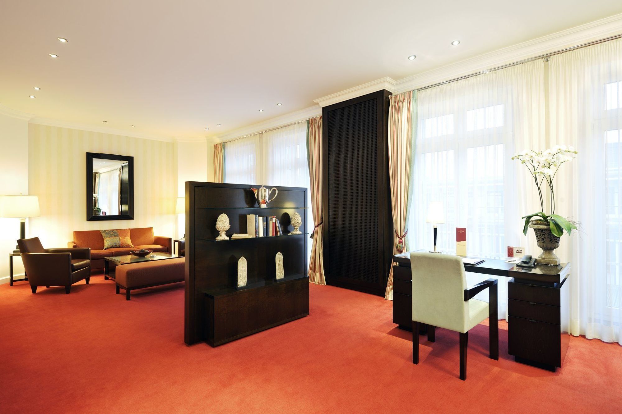 Kastens Hotel Luisenhof Hannover Szoba fotó A suite at Mandarin Oriental Munich