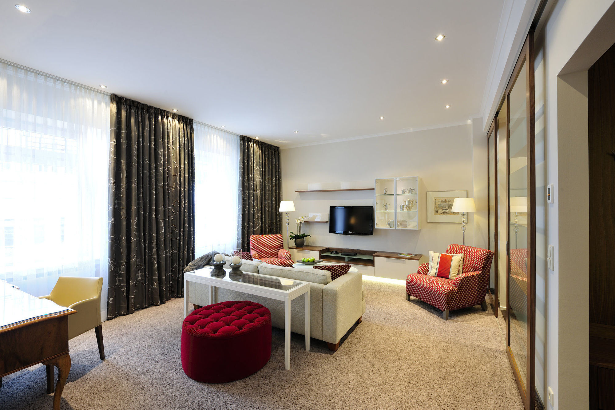 Kastens Hotel Luisenhof Hannover Kültér fotó Suite at the Hotel
