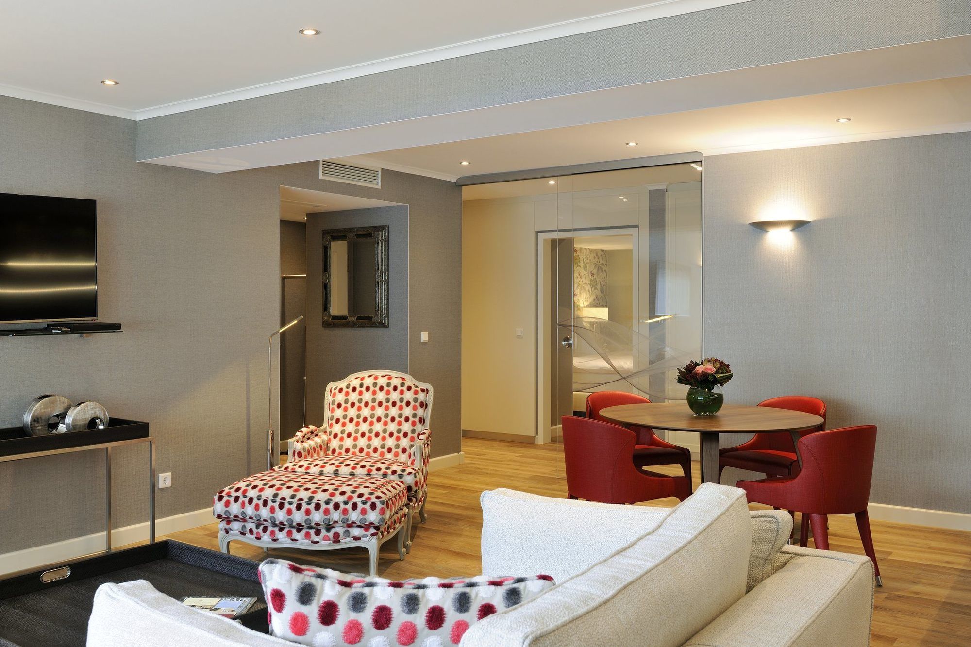 Kastens Hotel Luisenhof Hannover Kültér fotó A suite at the Hotel