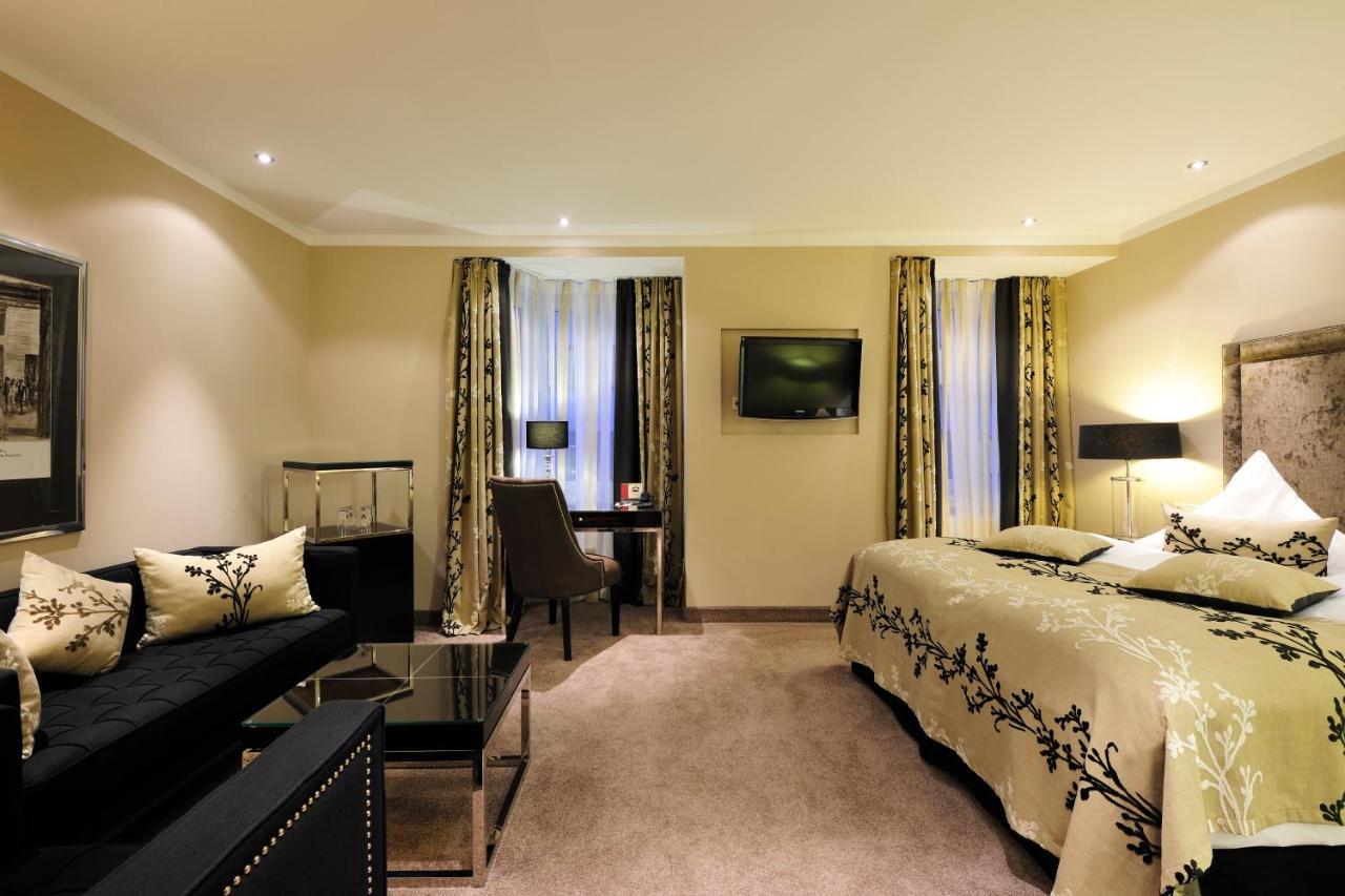 Kastens Hotel Luisenhof Hannover Kültér fotó A suite at the hotel